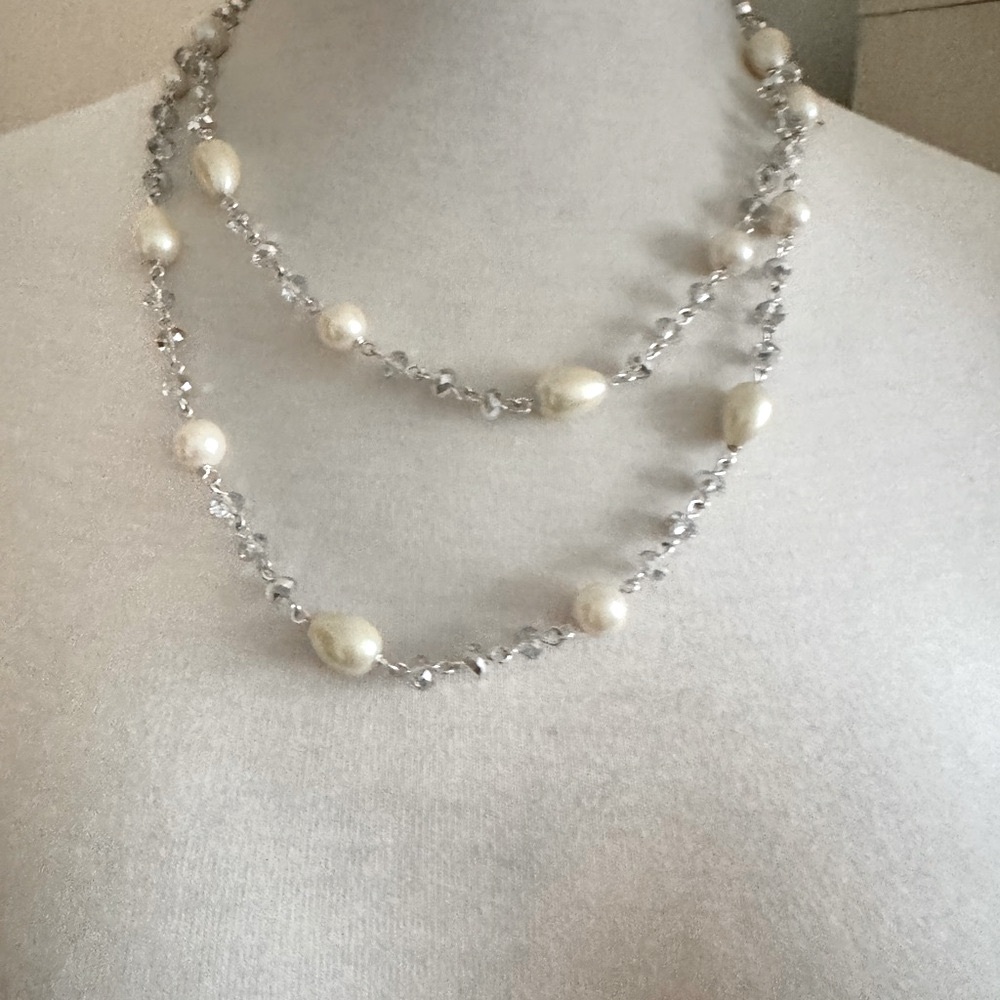 Monet pearl long necklace